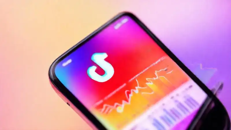 TikTok analiza tendencias digitales y usuarios