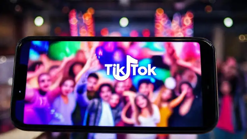 TikTok: juventud vibrante y tendencias digitales
