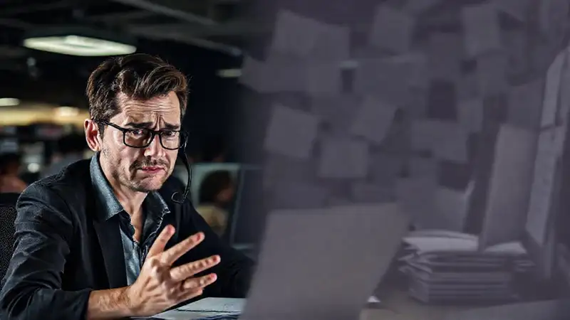 Un agente agobiado ofrece una solución pacífica