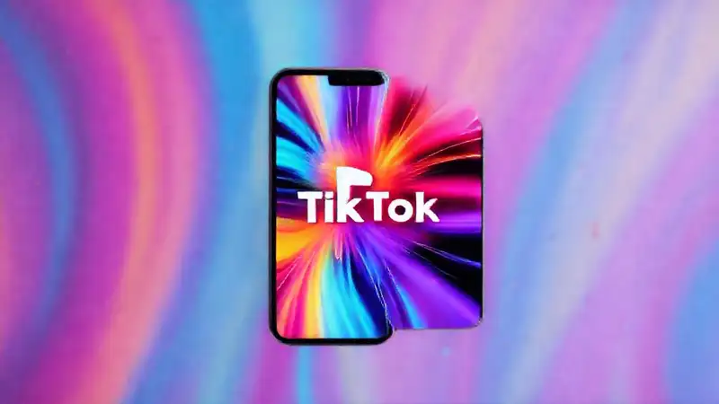 TikTok exhibe colores y tendencias llamativas